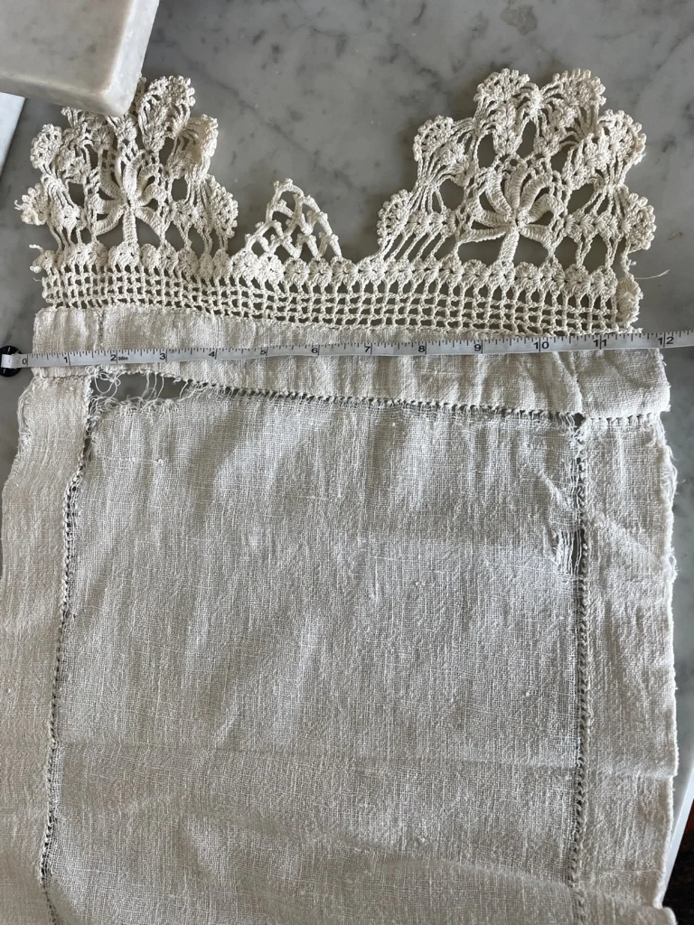 VINTAGE Crochet-Edged Linen Table Runner in Natural Ivory